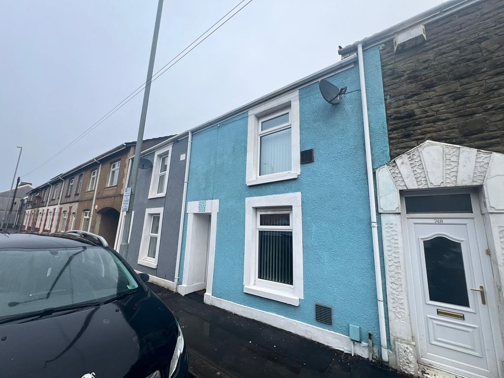 2 bed terraced house to rent in Carmarthen Road, Gendros, Swansea SA5