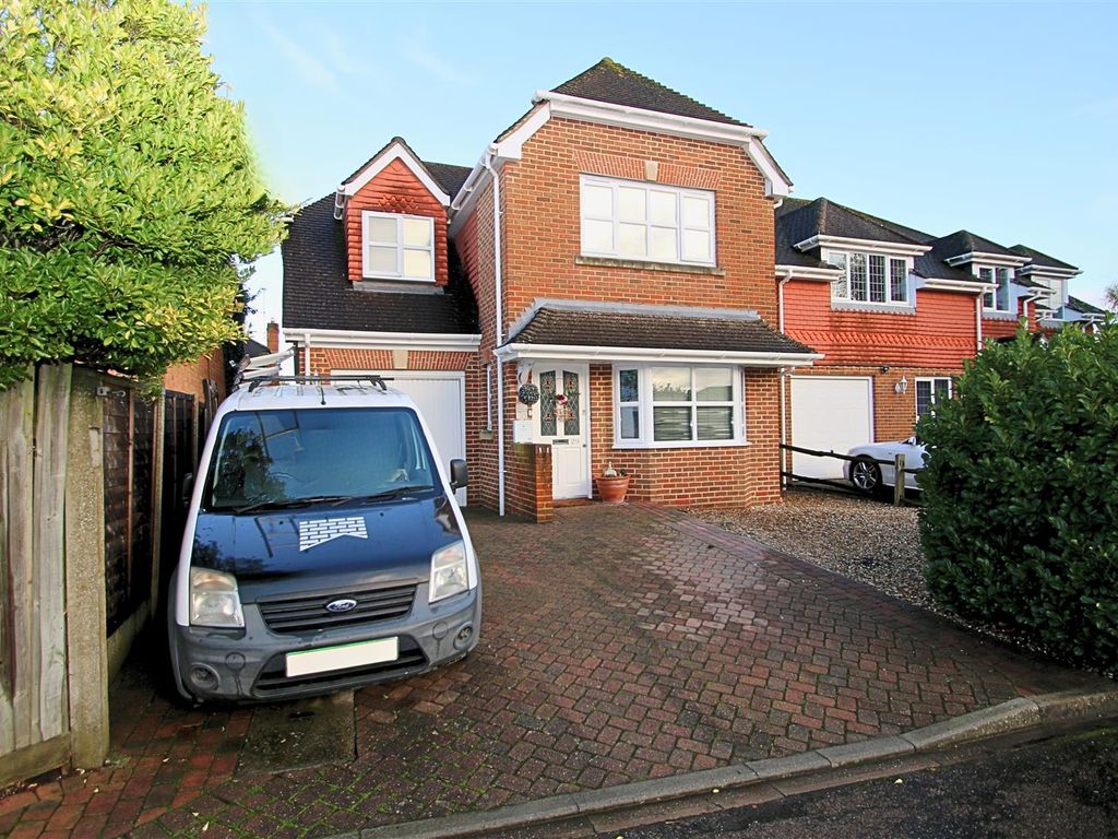 3 bed detached house for sale in Orchard Close, West End, Woking GU24