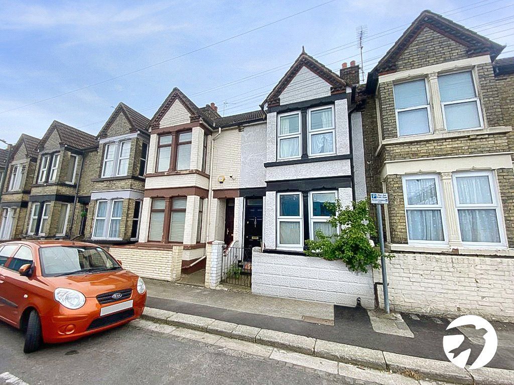 3 bed terraced house to rent in Gordon Road, Gillingham, Kent ME7 Zoopla