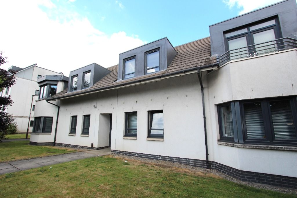3 bed flat to rent in Glasgow Road, East Craigs, Edinburgh EH12 Zoopla