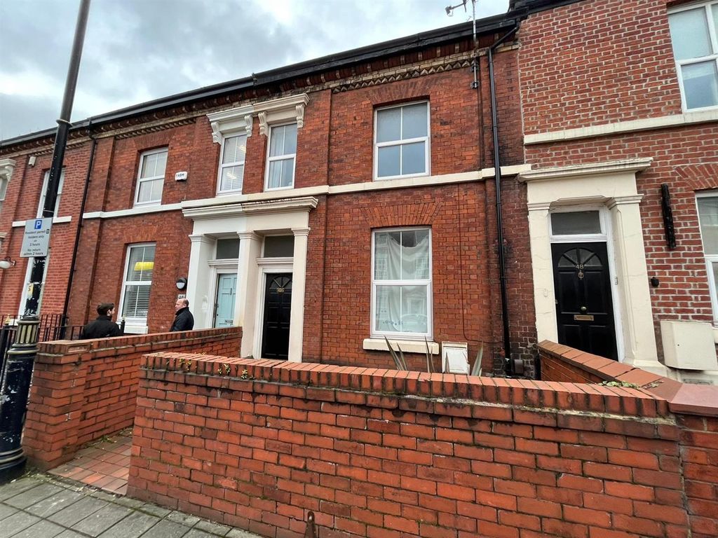2 bed flat to rent in Bewsey Street, Warrington WA2 Zoopla