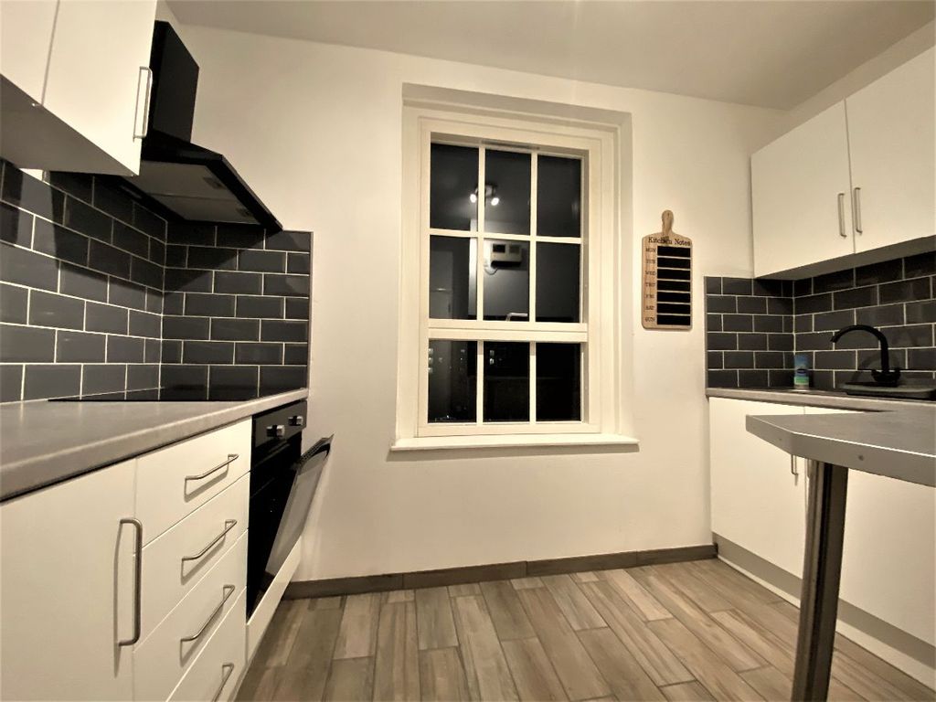 Studio to rent in Wilmot Street, Bethnal Green Road E2 Zoopla