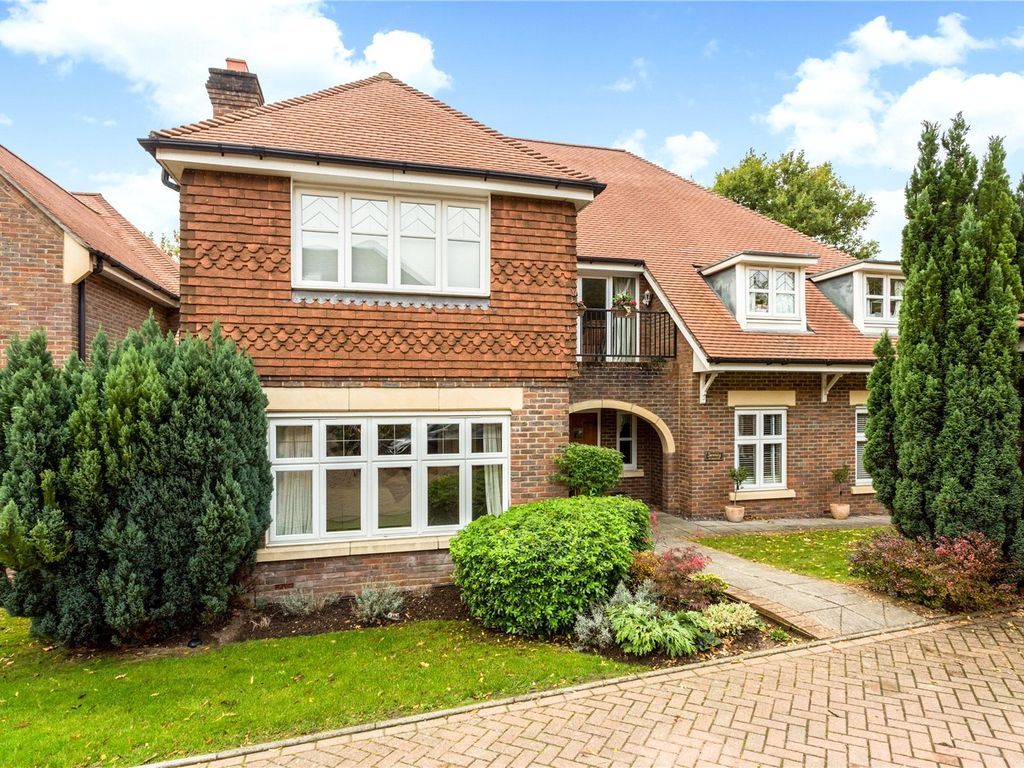 5 bed detached house for sale in Chipstead Way, Banstead SM7, £1,175,000 Zoopla