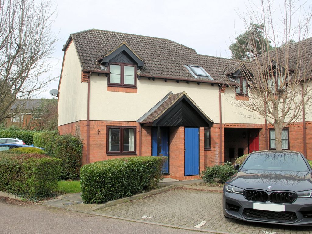 1 bed end terrace house for sale in Carvers Croft, Woolmer Green