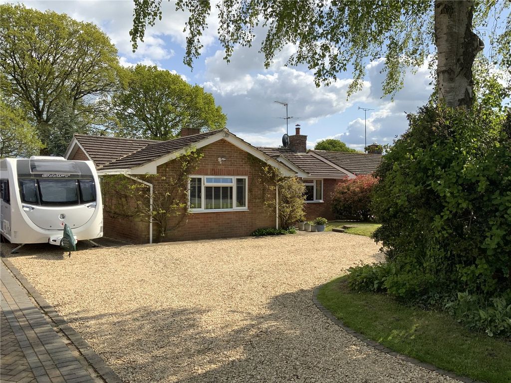 3 bed bungalow for sale in Eastsands, Burbage, Wiltshire SN8 Zoopla