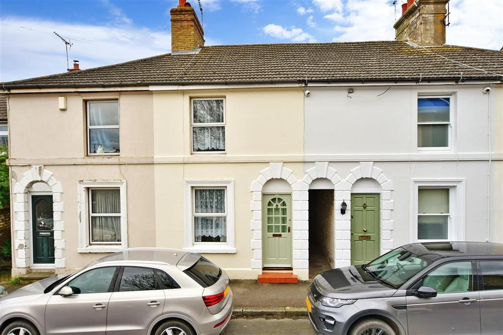 3 bed terraced house for sale in Plantation Road, Faversham, Kent ME13
