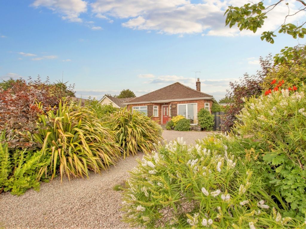 3 bed bungalow for sale in Park Hill, Dersingham, King's Lynn PE31 Zoopla