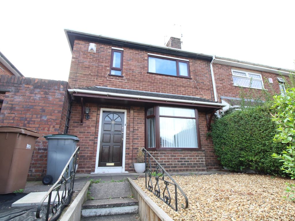 3 bed semidetached house to rent in East Crescent, Sneyd Green, Stoke