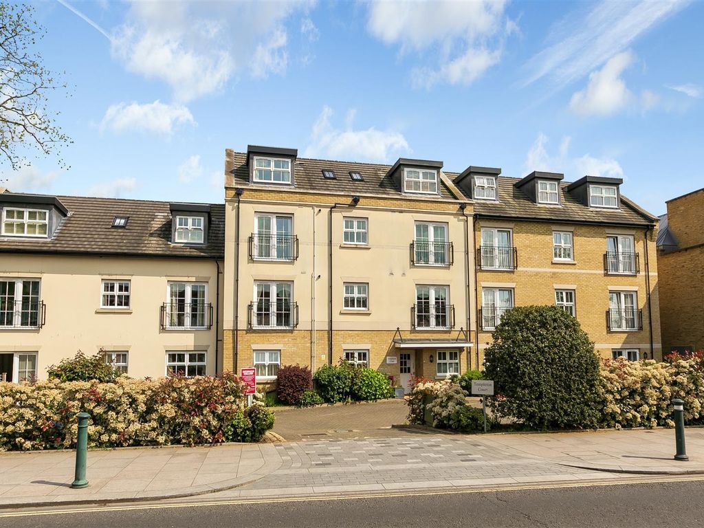 1 bed flat for sale in High Street, Hampton Hill, Hampton TW12, £