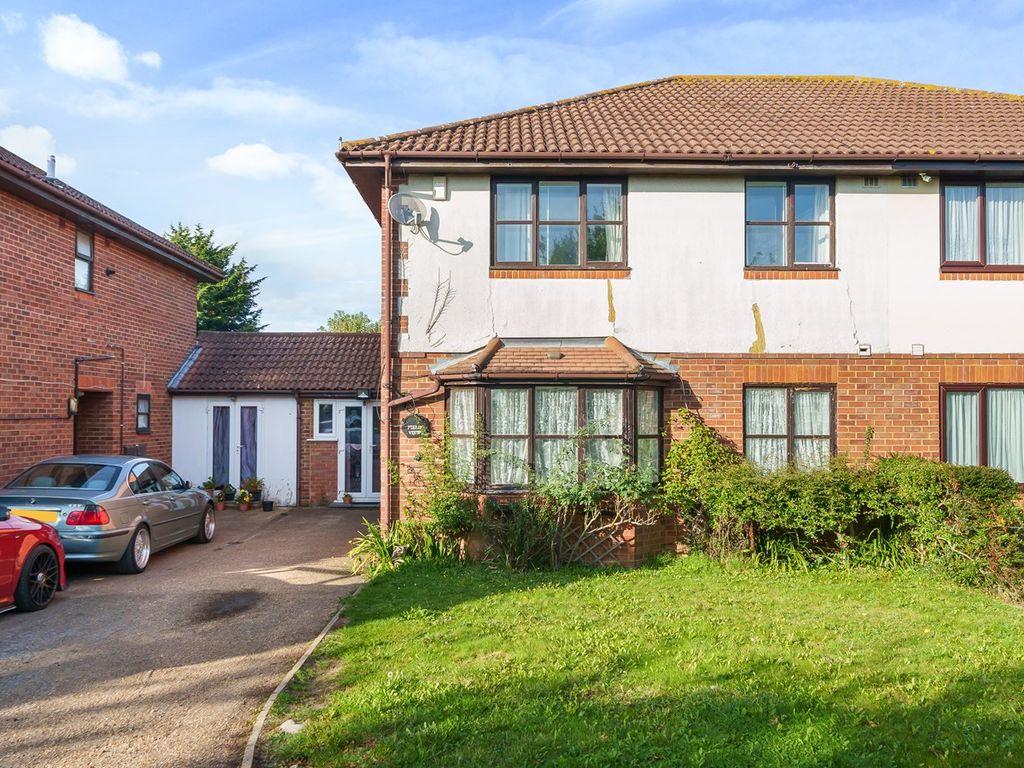 4 bed semidetached house for sale in Hatch Lane, Harmondsworth, West