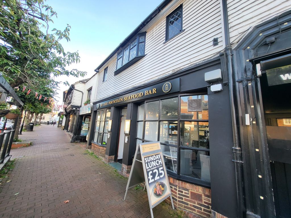 Retail premises to let in High Street, East Grinstead RH19, £15,000 pa