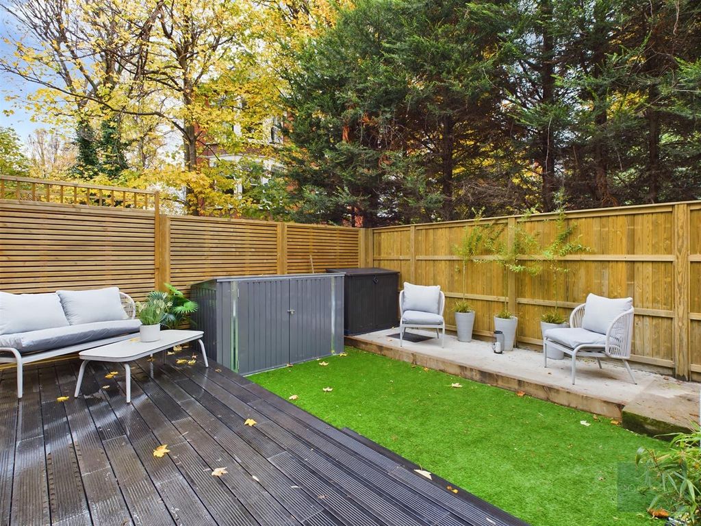 New home, 2 bed flat for sale in Richmond Road, Twickenham TW1, £