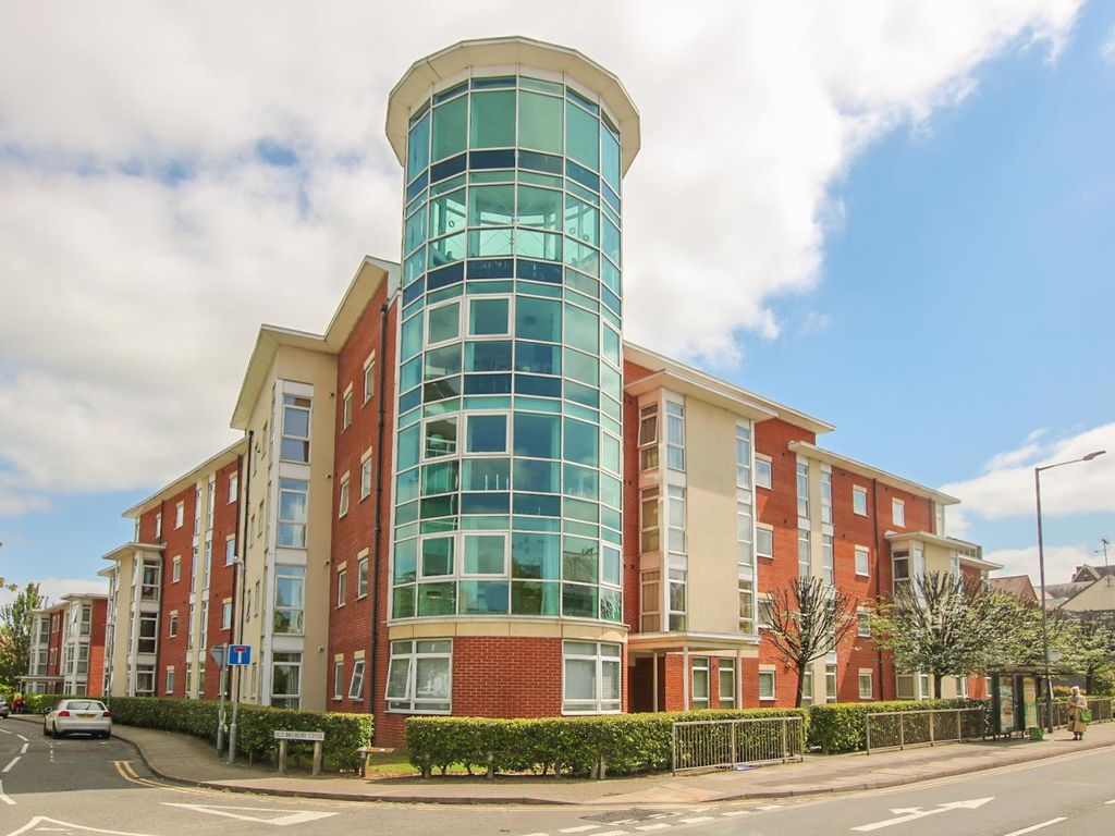 2 bed flat for sale in Kerr Place, Aylesbury HP21 Zoopla