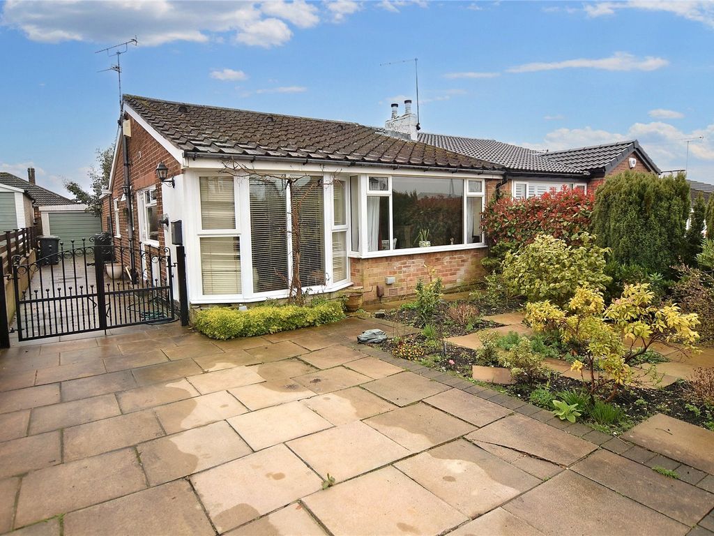 2 bed bungalow for sale in Wrenbury Crescent, Cookridge, Leeds LS16