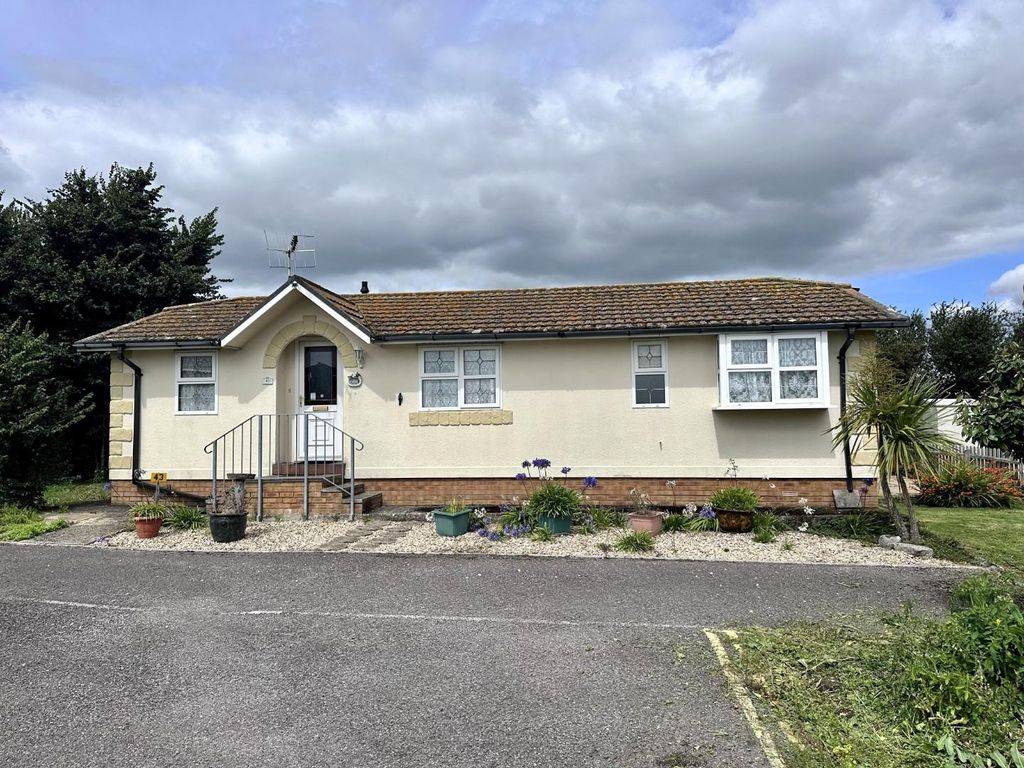 2 bed mobile/park home for sale in Chickerell Road, Chickerell