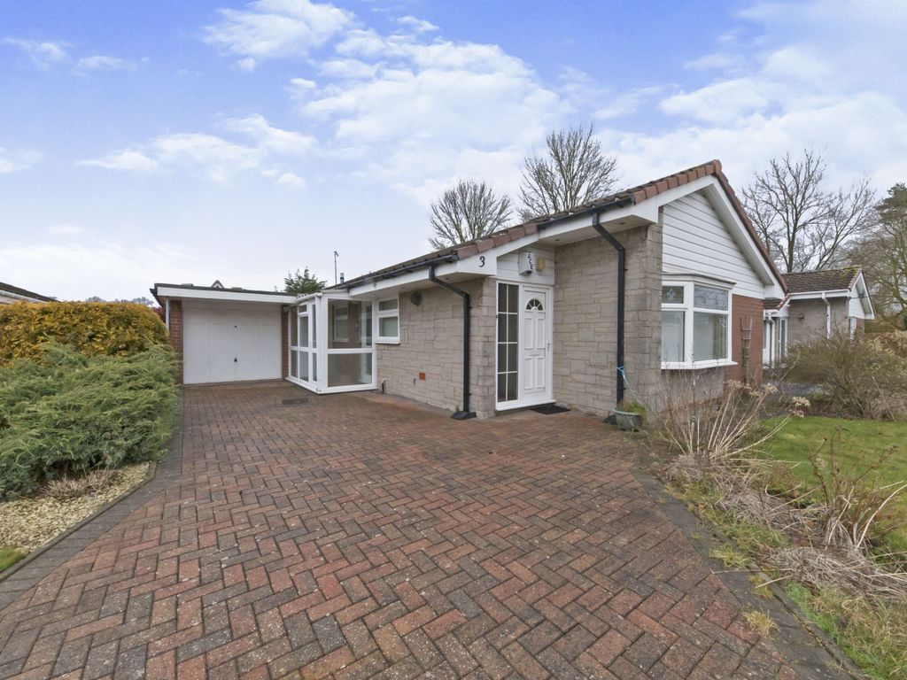 3 bed bungalow for sale in Cartmel Close, Holmes Chapel, Cheshire CW4