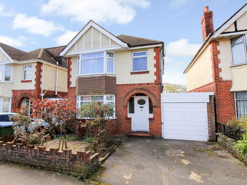 3 bed detached house for sale in Chafen Road, Bitterne SO18 Zoopla