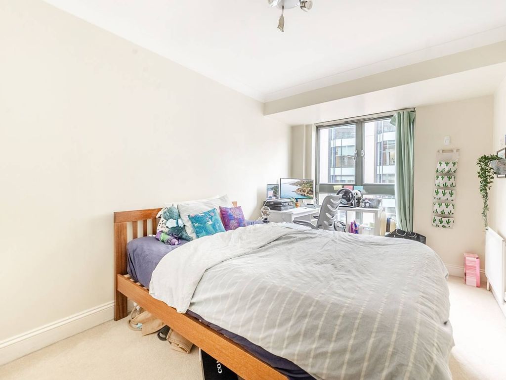 2 bed flat for sale in Vauxhall Bridge Road, Westminster, London SW1V
