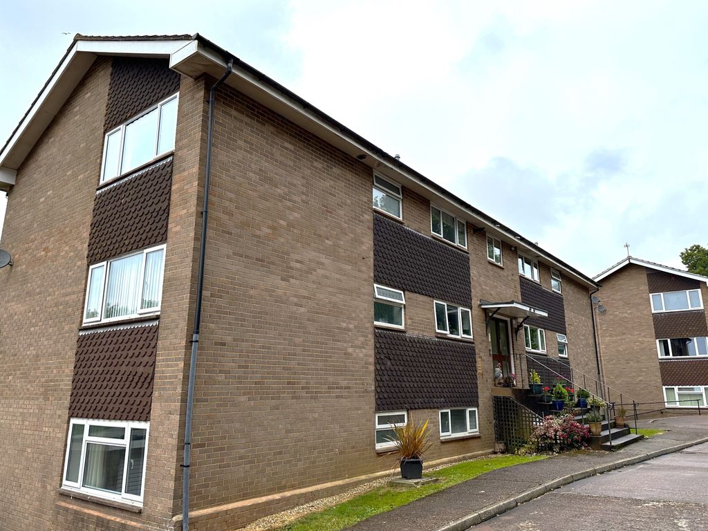 2 bed flat to rent in The Marles, Exmouth EX8, £1,000 pcm Zoopla