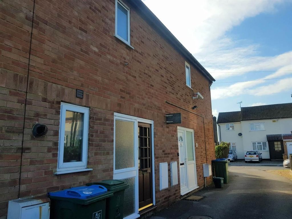 1 bed flat to rent in Northern Road, Aylesbury HP19, £850 pcm Zoopla