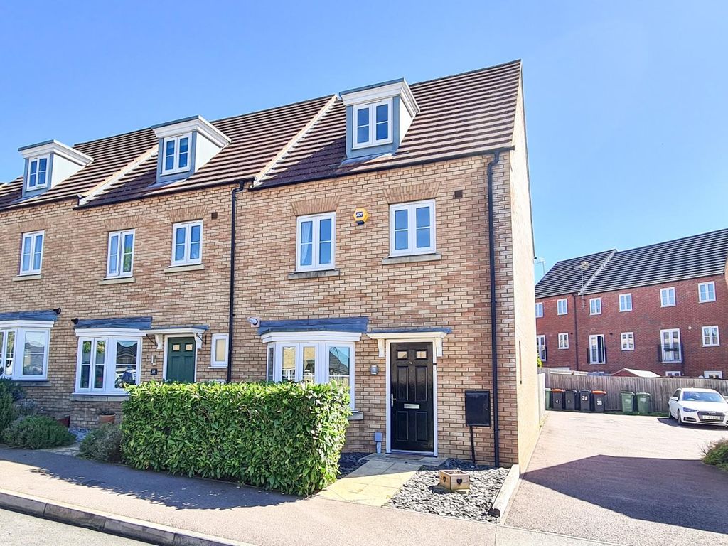 4 bed end terrace house for sale in Turnham Drive, Leighton Buzzard LU7, £385,000 Zoopla