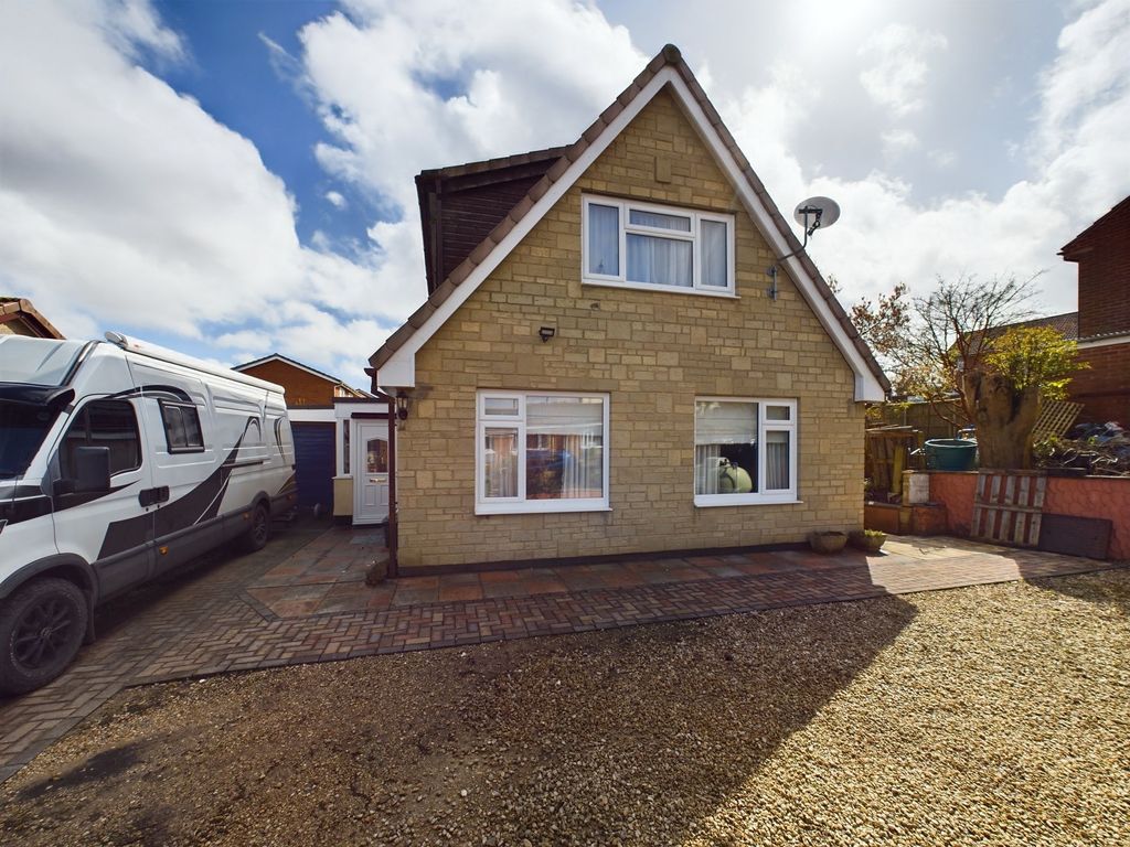 3 bed detached house for sale in Valley Road, Worrall Hill GL17, £