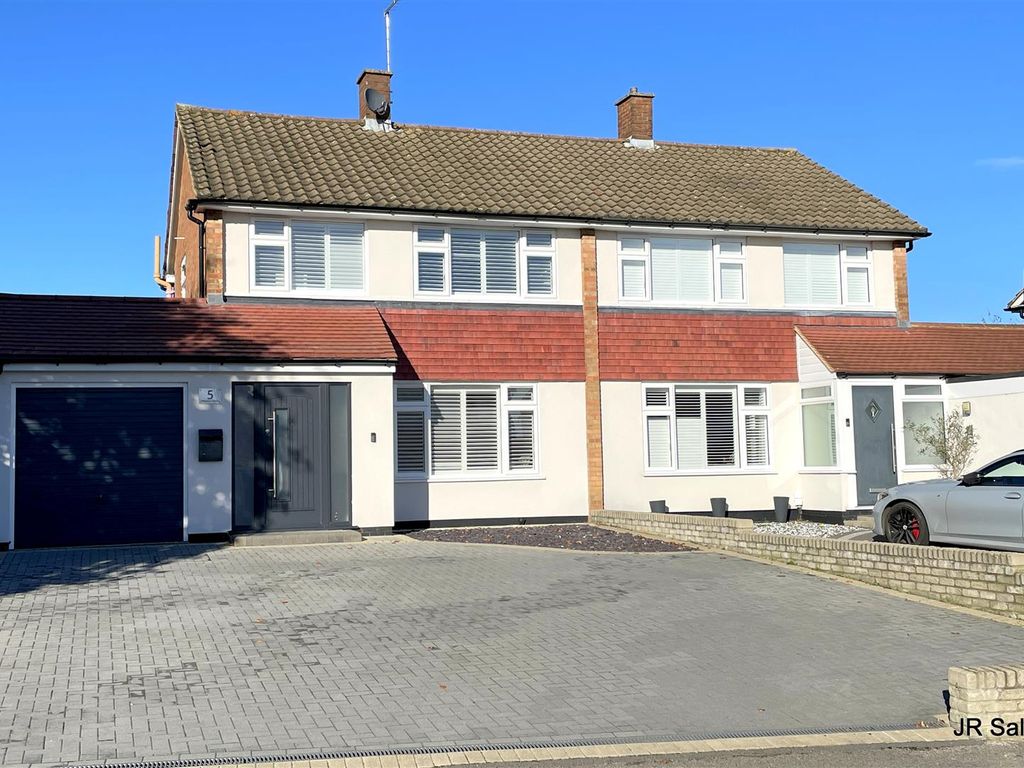 3 bed semidetached house for sale in Hatherleigh Gardens, Potters Bar