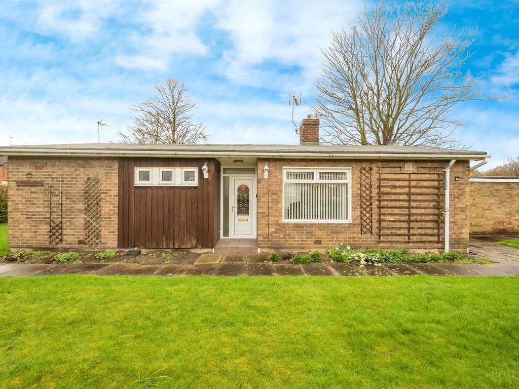 3 bed detached bungalow for sale in Haynes Close, Thorne, Doncaster DN8