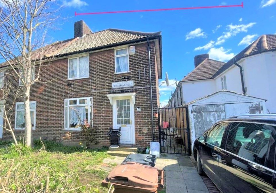 3 bed semidetached house for sale in 2 Burnham Road, Dagenham, Essex