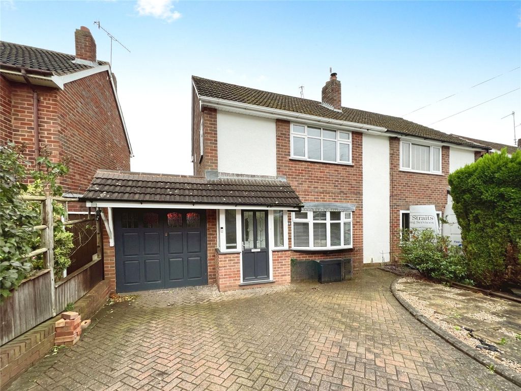 3 bed semidetached house for sale in Coleridge Rise, The Straits