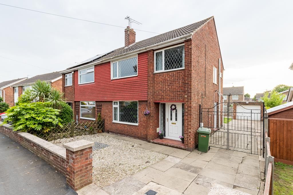 3 bed semidetached house for sale in Byfield Road, Scunthorpe DN17