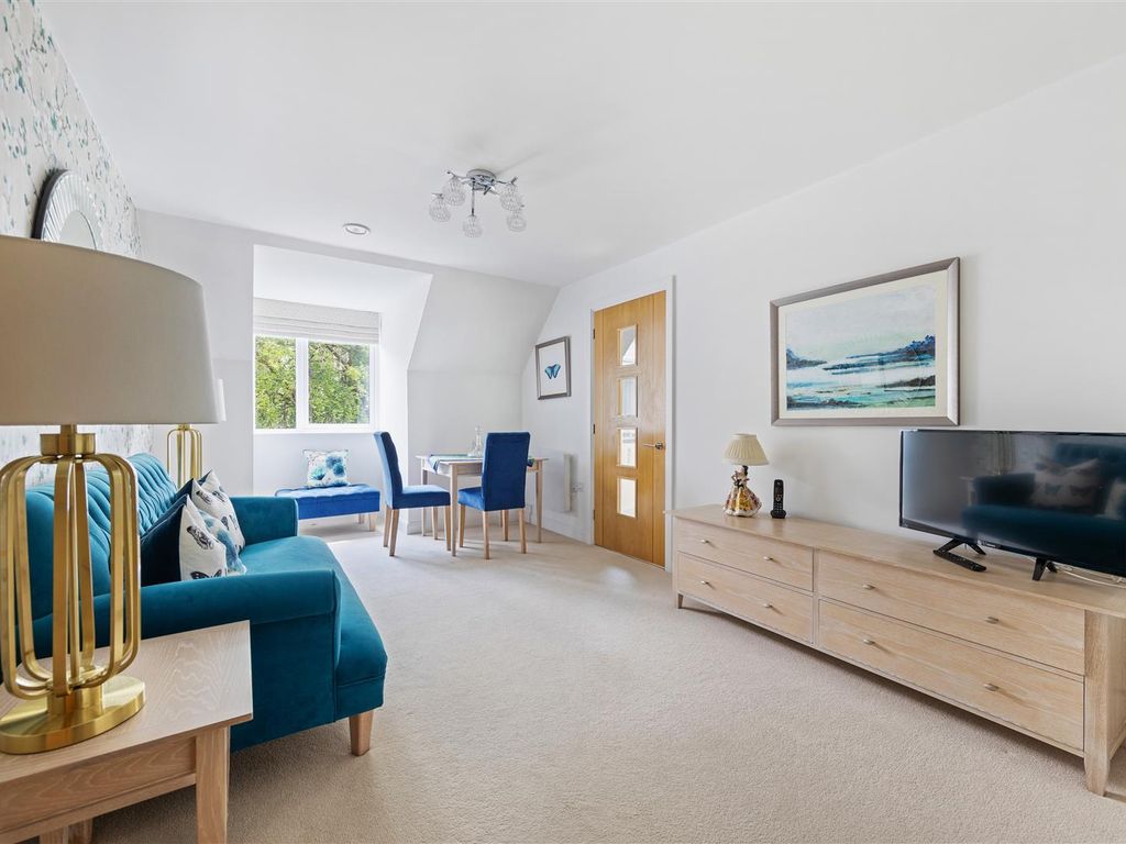 1 bed flat for sale in Birch Place, Dukes Ride, Crowthorne RG45, £