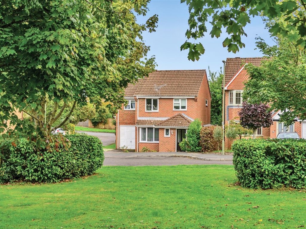 4 bed detached house for sale in Sheppard Close, Waterlooville PO8 Zoopla