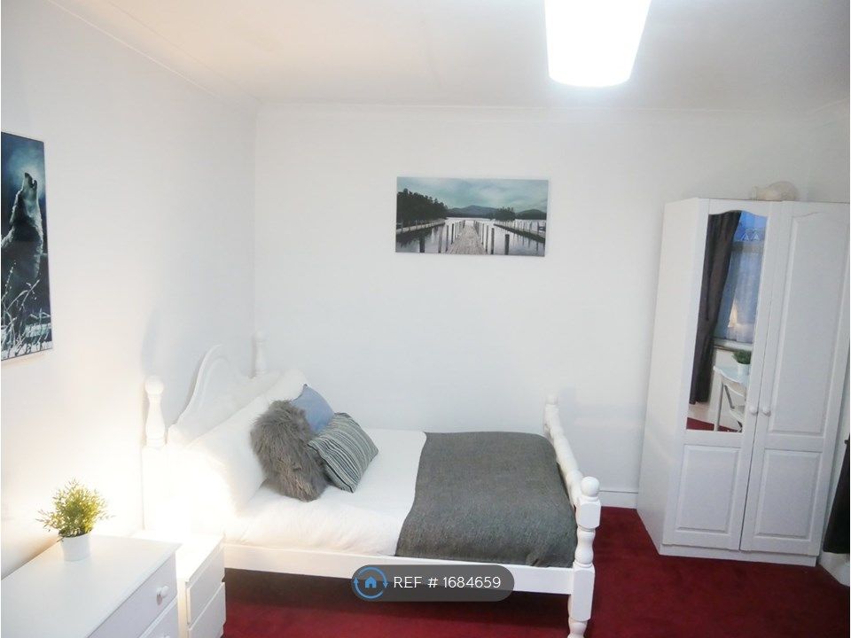 Room to rent in Eastern Avenue, Ilford IG4 Zoopla