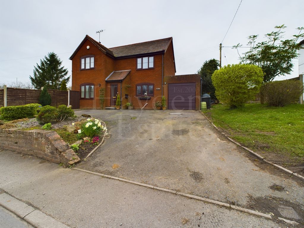 3 bed detached house for sale in Mamble Road, Clows Top, Kidderminster