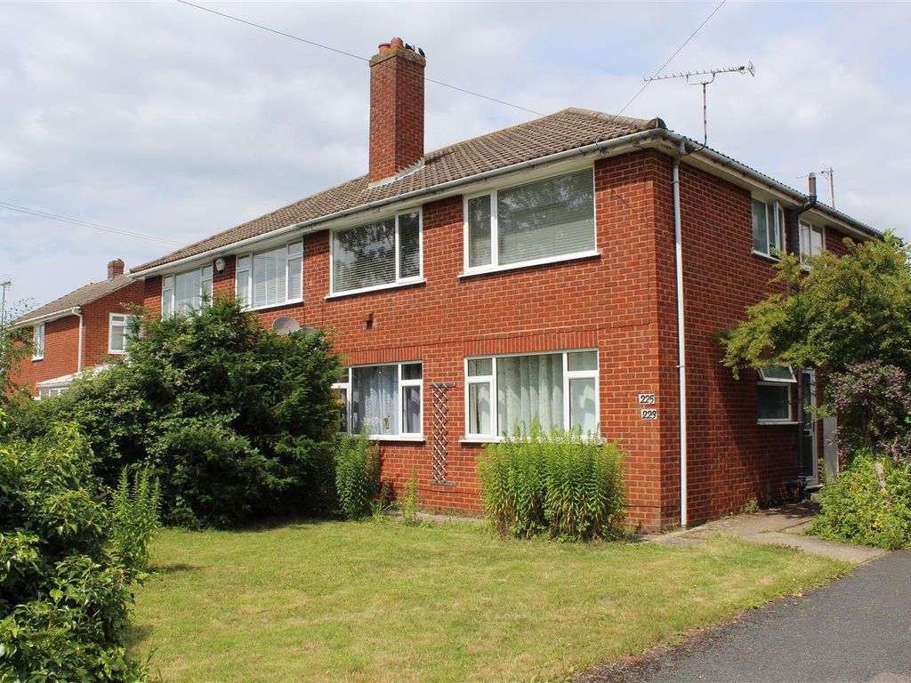 2 bed to rent in Pirton Lane, Churchdown, Gloucester GL3, £