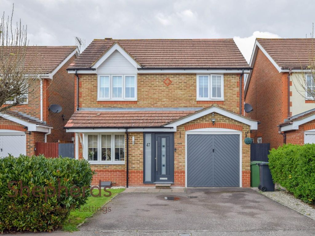 4 bed detached house for sale in Dairyglen Avenue, Cheshunt, Waltham