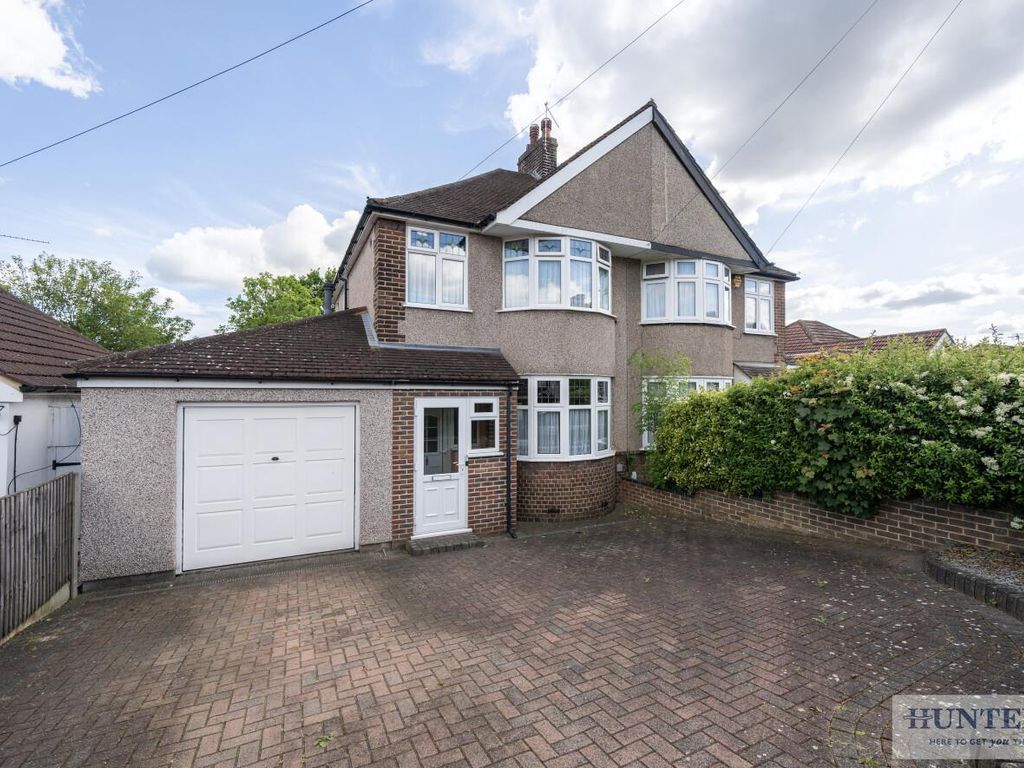 3 bed semidetached house for sale in Eversley Avenue, Bexleyheath DA7