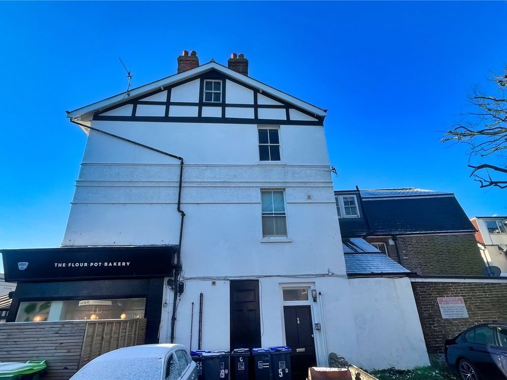 2 bed flat to rent in Brighton Road, Worthing BN11, £1,100 pcm Zoopla