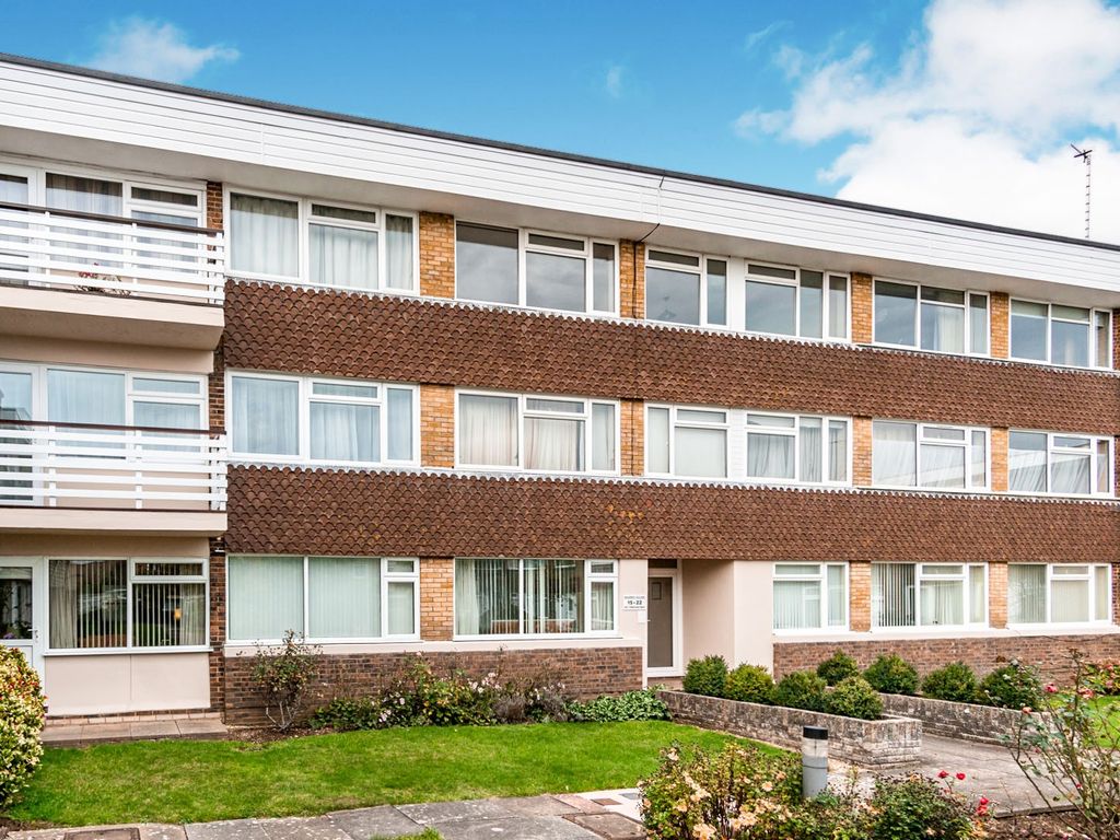 1 bed flat to rent in Bramber Square, Rustington, Littlehampton BN16