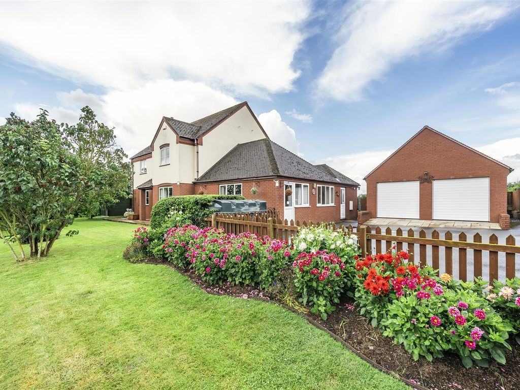4 bed detached house for sale in Stretton Grandison, Ledbury HR8 Zoopla