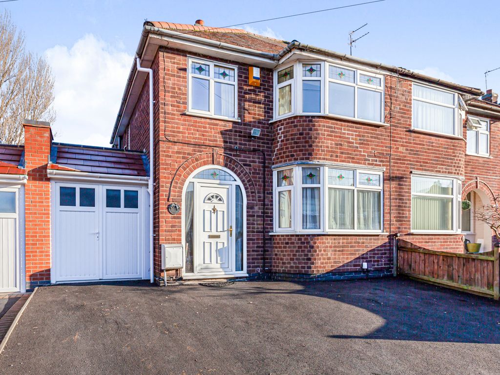 4 bed semidetached house for sale in Lymington Road, Scraptoft Lane
