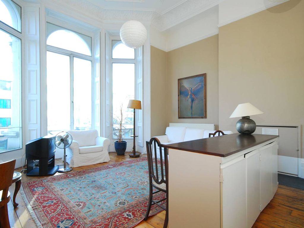 1 bed flat to rent in Cromwell Road, Earls Court, London SW5, £2,384