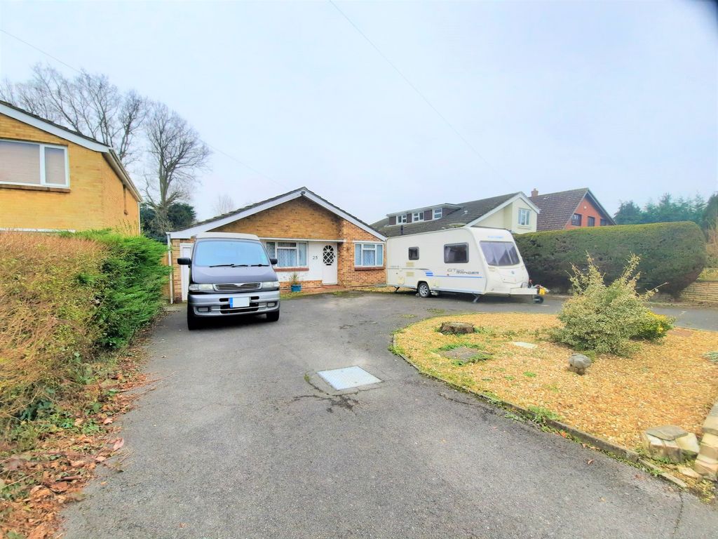 2 bed detached bungalow for sale in Peters Close, Locks Heath SO31 Zoopla