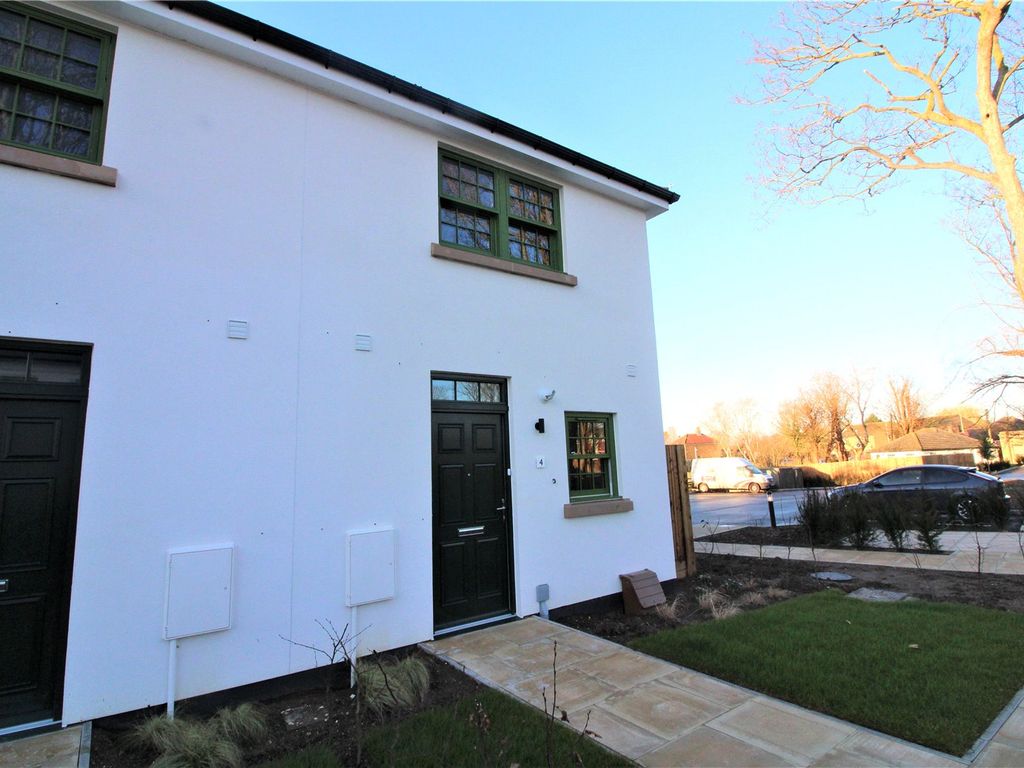 2 bed terraced house to rent in Halfway Road, Minster On Sea, Sheerness