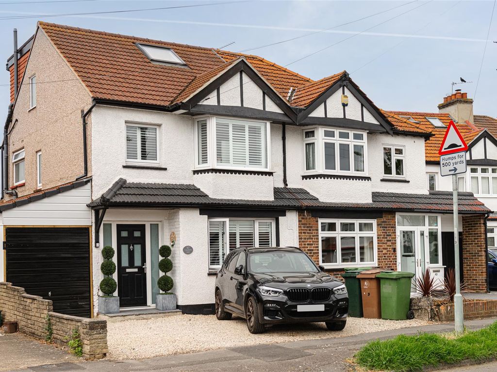 4 bed semidetached house for sale in Colburn Way, Sutton SM1, £700,000
