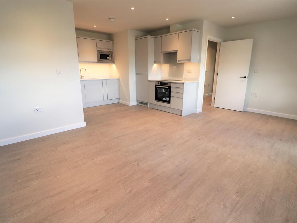 2 bed flat to rent in Cowley Road, Uxbridge UB8 Zoopla