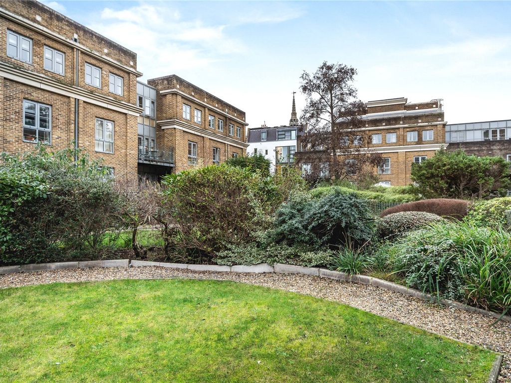 2 bed flat for sale in Moore Court, Anderson Square, London N1, £