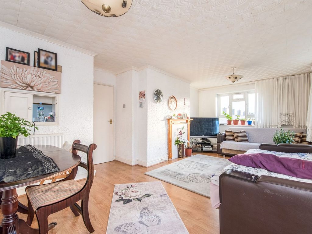 Moree Way, London N18  