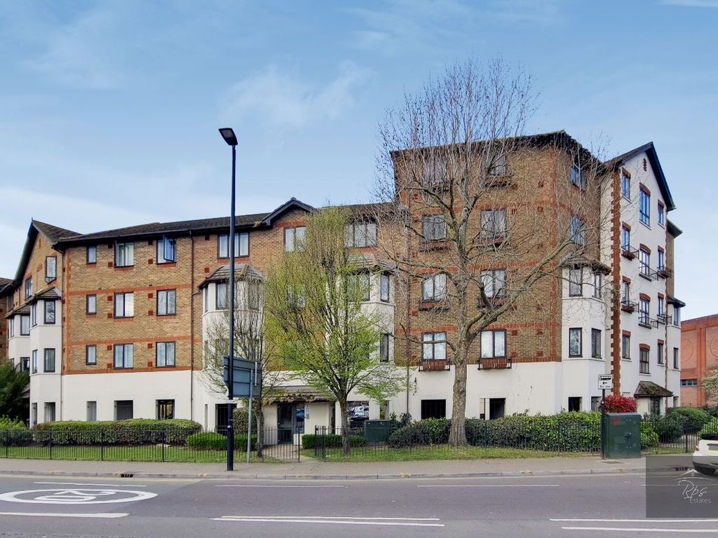 1 bed flat for sale in Juniper Court, Hanworth Road, Hounslow TW3 Zoopla